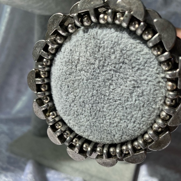 Avant Garde Paris Chunky Wide Linked Stretchy Silver Tone Bracelet - Picture 9 of 16